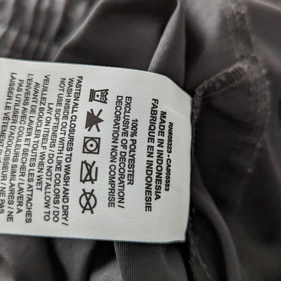 NIKE Tech Essentials Unlined, Men medium in black - Picture 3 of 8